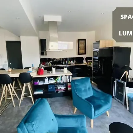Canal District, Maison Chaleureuse, All Inclusive 빌라 Riorges